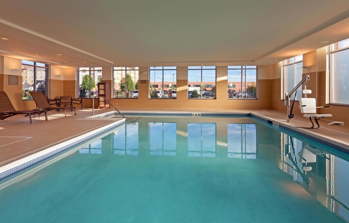 Imagen de la piscina del Hotel Hyatt Place Chicago Midway Airport. Foto 16