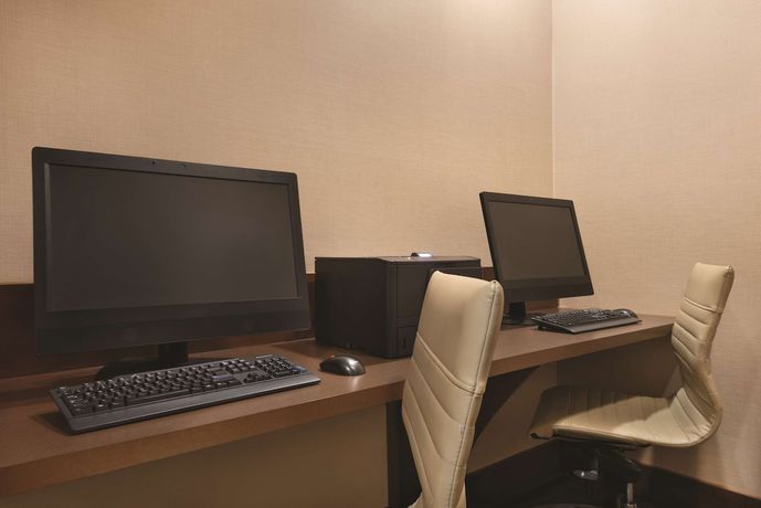 Imagen de los interiores del Hotel Hyatt Place Chicago/Hoffman Estates. Foto 19