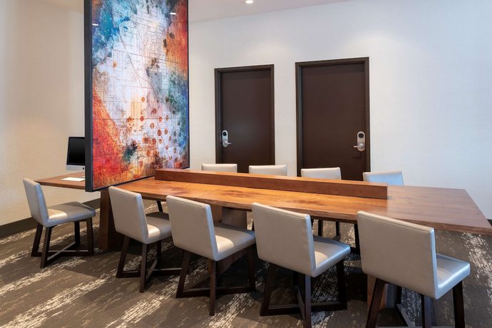 Imagen de los interiores del Hotel Hyatt Place Detroit Royal Oak. Foto 13