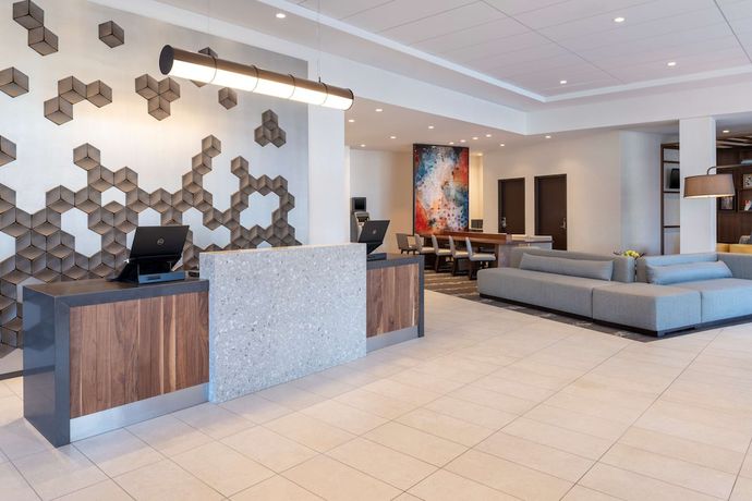 Imagen de los interiores del Hotel Hyatt Place Detroit Royal Oak. Foto 19