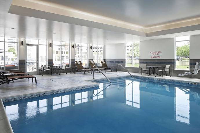 Imagen de la piscina del Hotel Hyatt Place Evansville. Foto 20