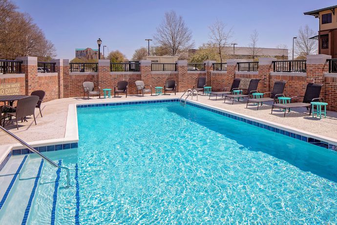 Imagen de la piscina del Hotel Hyatt Place Florence Downtown. Foto 20
