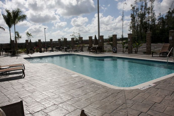 Imagen de la piscina del Hotel Hyatt Place Fort Myers At The Forum. Foto 19