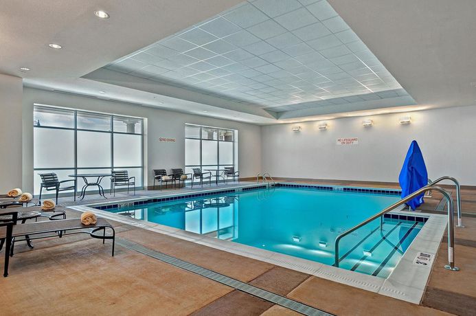 Imagen de la piscina del Hotel Hyatt Place Fredericksburg At Mary Washington. Foto 10