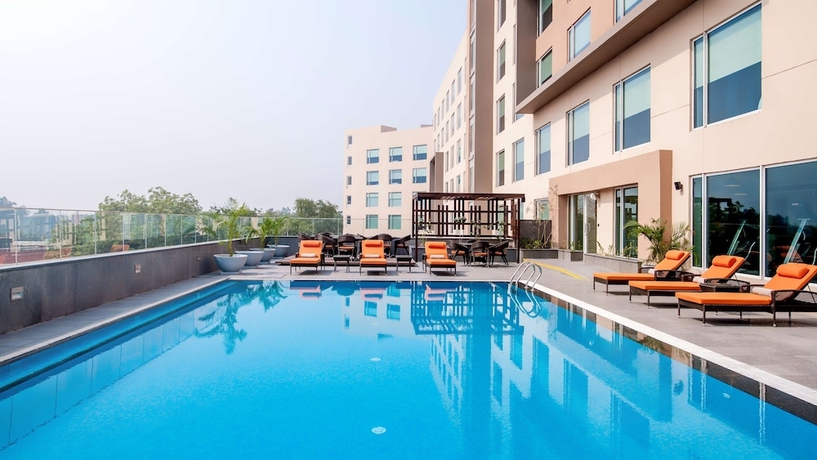 Imagen de la piscina del Hotel Hyatt Place Gurgaon/udyog Vihar. Foto 18