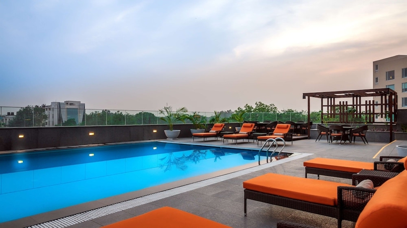 Imagen de la piscina del Hotel Hyatt Place Gurgaon/udyog Vihar. Foto 19