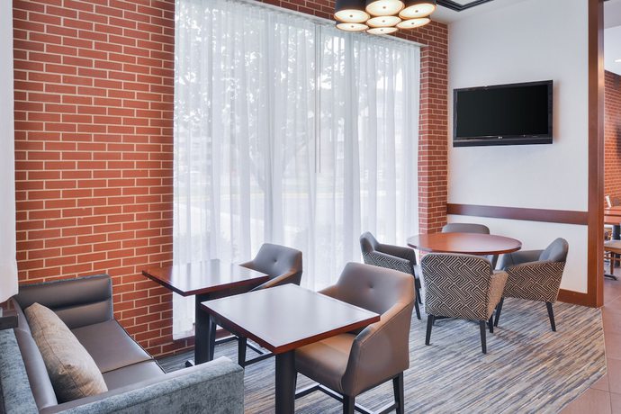 Imagen de los interiores del Hotel Hyatt Place Herndon Dulles Airport East. Foto 17