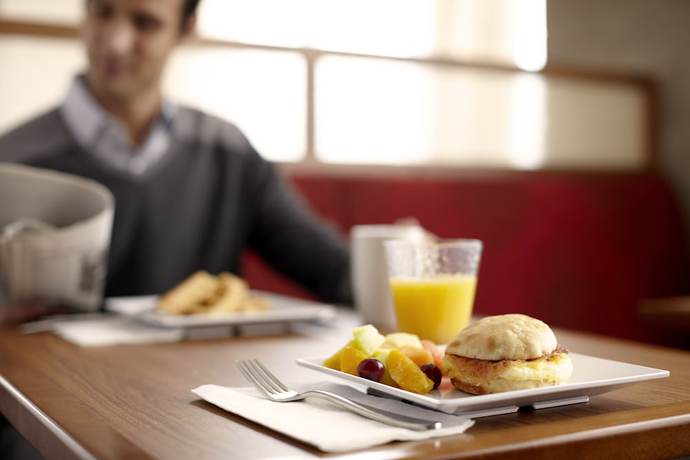 Imagen del bar/restaurante del Hotel Hyatt Place Kelowna. Foto 3