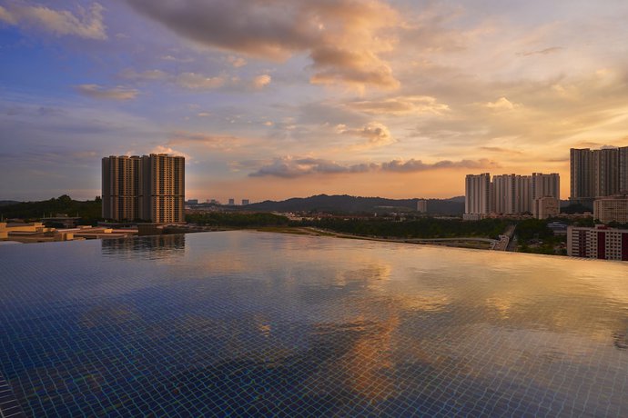 Imagen de la piscina del Hotel Hyatt Place Kuala Lumpur Bukit Jalil. Foto 19