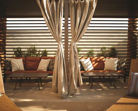 Imagen de los exteriores del Hotel Hyatt Place Las Vegas at Silverton Village. Foto 10