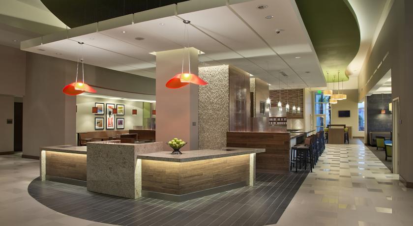 Imagen del bar/restaurante del Hotel Hyatt Place Manati. Foto 4