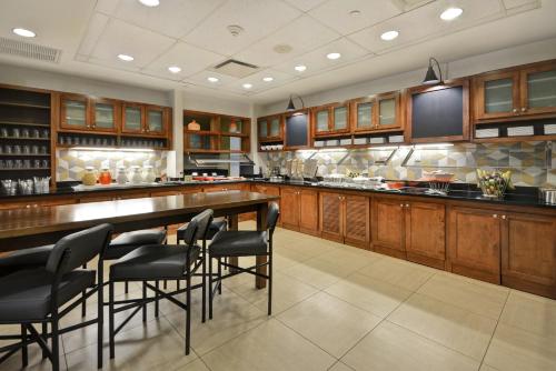 Imagen del bar/restaurante del Hotel Hyatt Place Miami Airport West Doral. Foto 2