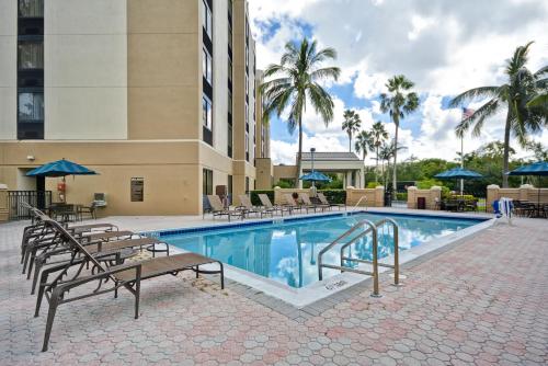 Imagen de la piscina del Hotel Hyatt Place Miami Airport West Doral. Foto 10