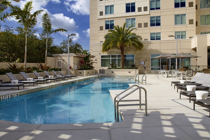 Imagen de la piscina del Hotel Hyatt Place Miami Airport-east. Foto 10
