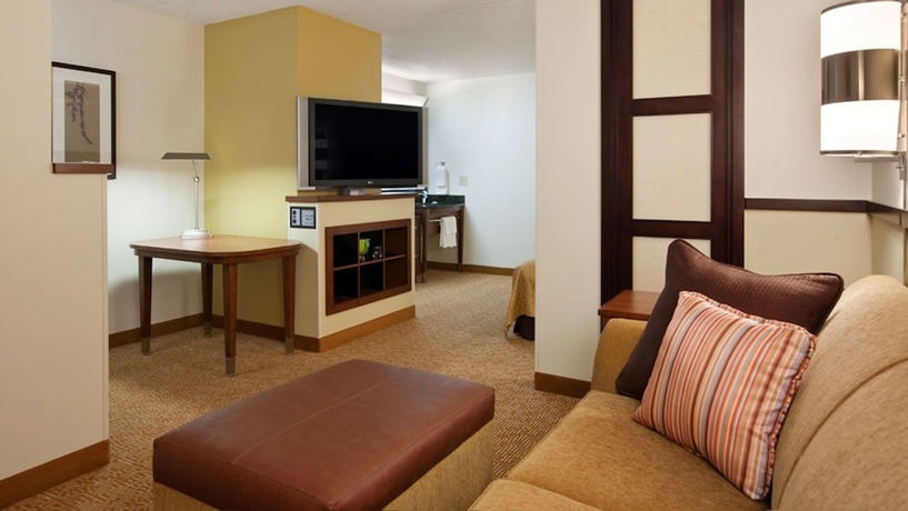Imagen de la habitación del Hotel Hyatt Place Milwaukee Airport. Foto 5