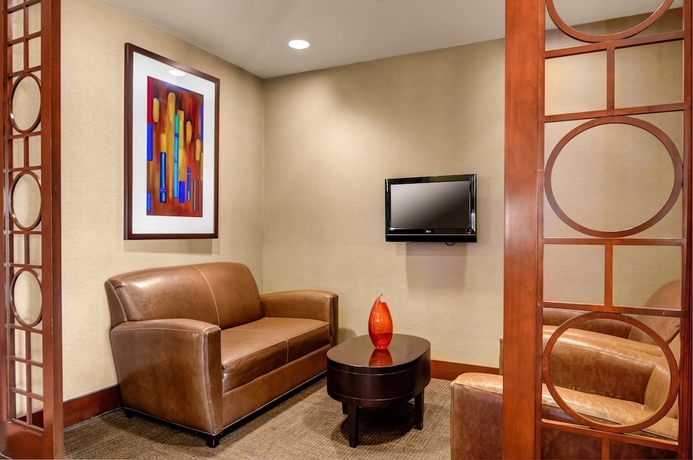 Imagen de los interiores del Hotel Hyatt Place Milwaukee Airport. Foto 18