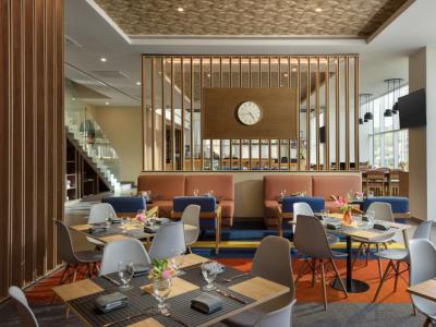 Imagen del bar/restaurante del Hotel Hyatt Place Monterrey Valle. Foto 3