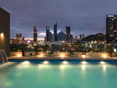 Imagen de la piscina del Hotel Hyatt Place Monterrey Valle. Foto 8