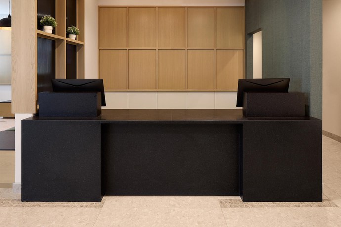 Imagen de los interiores del Hotel Hyatt Place Montreal Airport. Foto 12