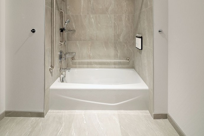 Imagen de la habitación del Hotel Hyatt Place Montreal Airport. Foto 5