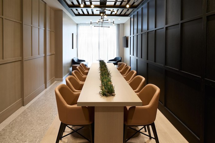 Imagen de los interiores del Hotel Hyatt Place Montreal Airport. Foto 14