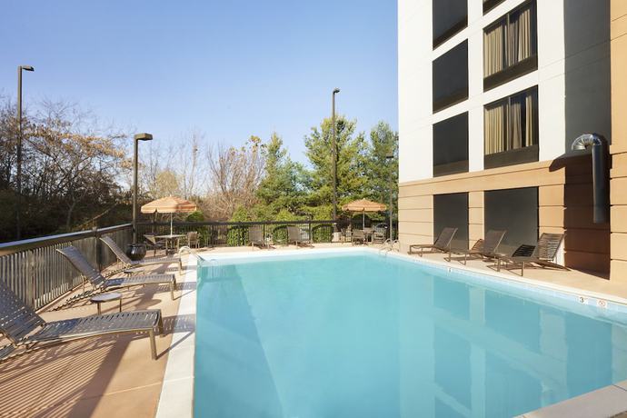 Imagen de la piscina del Hotel Hyatt Place Nashville Airport. Foto 20
