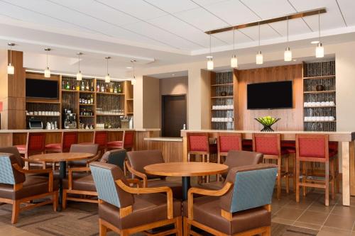 Imagen del bar/restaurante del Hotel Hyatt Place Omaha Downtown Old Market. Foto 4