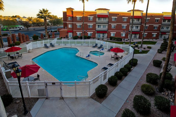 Imagen de la piscina del Hotel Hyatt Place Phoenix/chandler-fashion Center. Foto 17