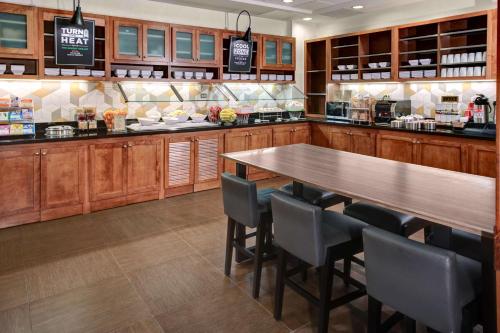 Imagen del bar/restaurante del Hotel Hyatt Place Pittsburgh Airport/robinson Mall. Foto 8