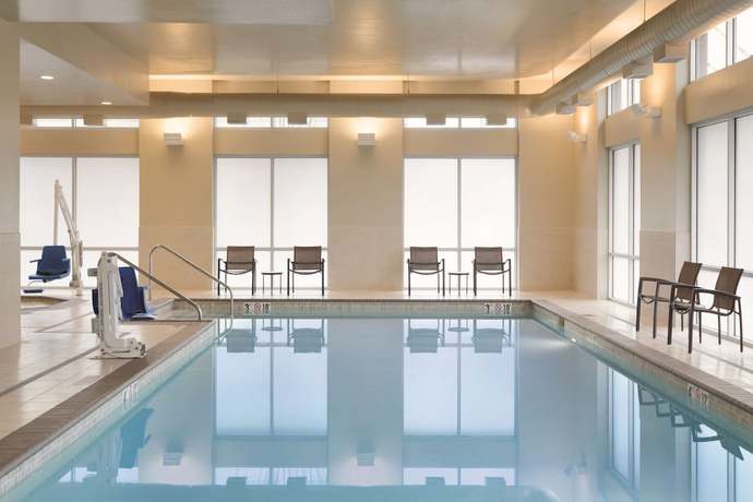 Imagen de la piscina del Hotel Hyatt Place Portland Airport. Foto 20