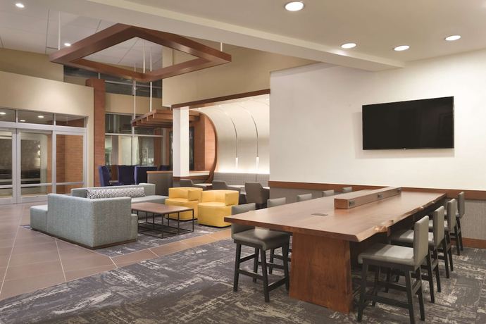 Imagen de los interiores del Hotel Hyatt Place Portland Airport. Foto 17