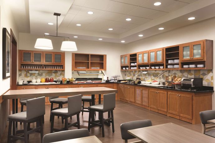 Imagen del bar/restaurante del Hotel Hyatt Place Portland Airport. Foto 4