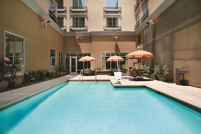 Imagen de la piscina del Hotel Hyatt Place Riverside Downtown. Foto 20