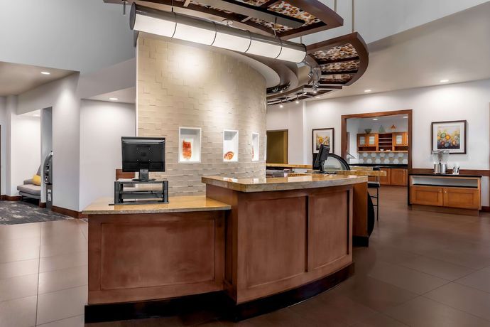 Imagen de los interiores del Hotel Hyatt Place Salt Lake City Airport. Foto 17