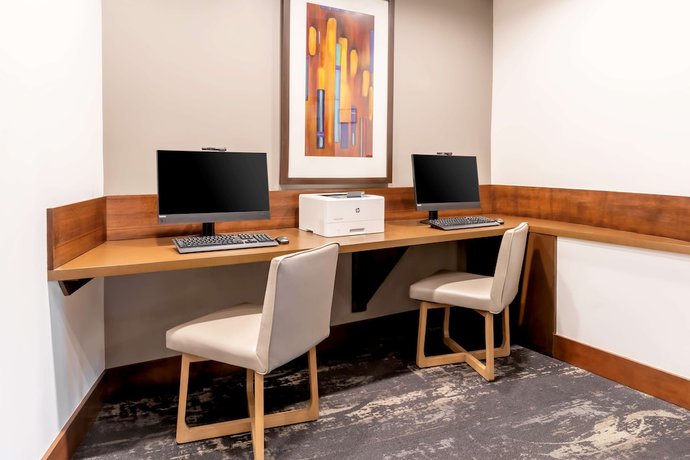 Imagen de los interiores del Hotel Hyatt Place Salt Lake City Airport. Foto 19