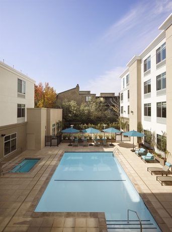 Imagen de la piscina del Hotel Hyatt Place Santa Cruz. Foto 17