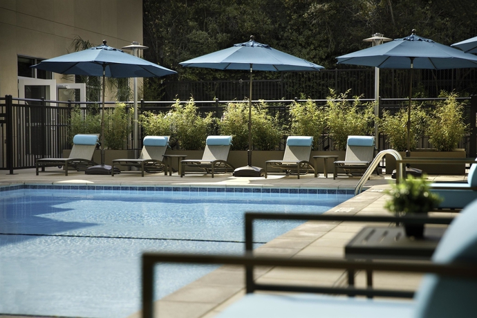 Imagen de la piscina del Hotel Hyatt Place Santa Cruz. Foto 19