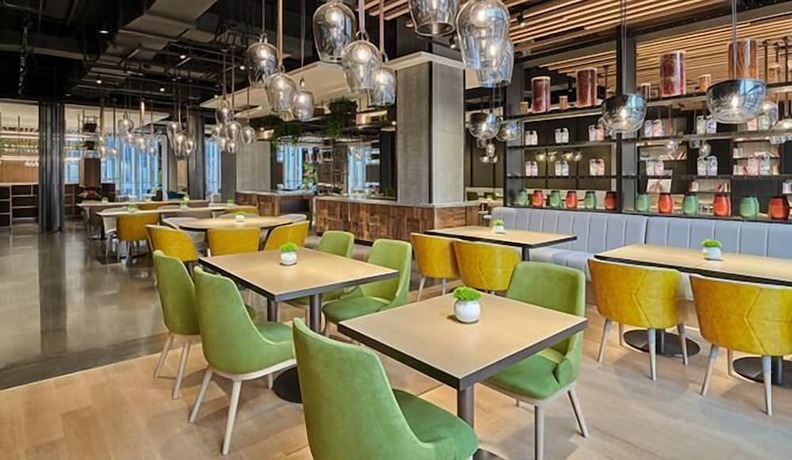 Imagen del bar/restaurante del Hotel Hyatt Place Shanghai Lingang Xinchen International Conference Center. Foto 5
