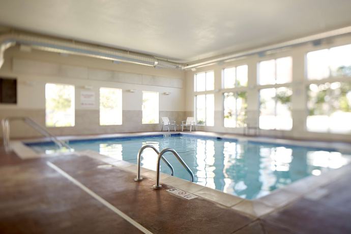 Imagen de la piscina del Hotel Hyatt Place Utica. Foto 19