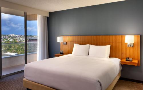 Imagen de la habitación del Hotel Hyatt Place Waikiki Beach. Foto 5