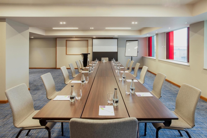 Imagen de los interiores del Hotel Hyatt Place West London Hayes. Foto 13