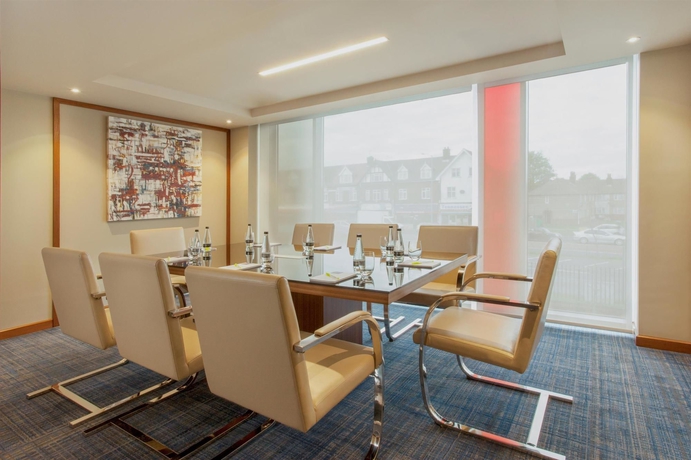 Imagen de los interiores del Hotel Hyatt Place West London Hayes. Foto 14