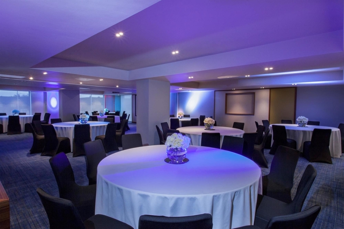 Imagen de los interiores del Hotel Hyatt Place West London Hayes. Foto 16