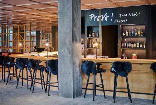 Imagen del bar/restaurante del Hotel Hyatt Place Zurich Airport The Circle. Foto 9