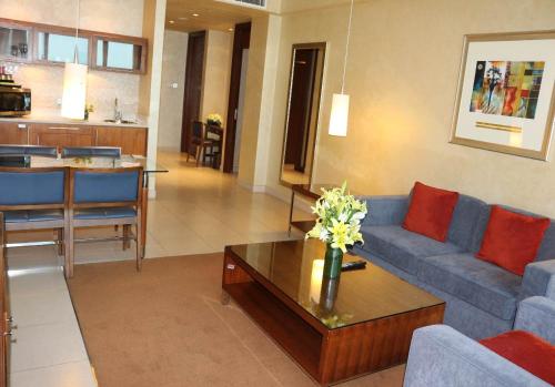 Imagen de la habitación del Hotel Hyatt Regency Al Kout Mall. Foto 9