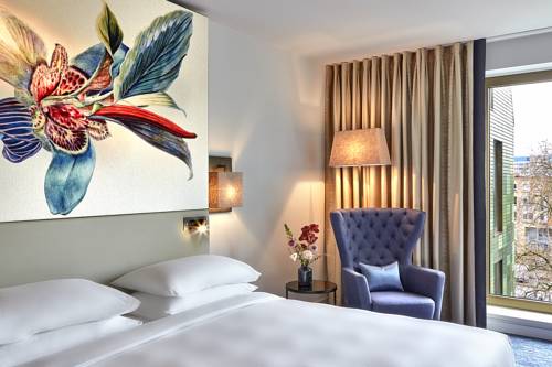 Imagen de la habitación del Hotel Hyatt Regency Amsterdam. Foto 14