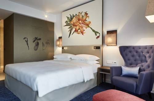 Imagen de la habitación del Hotel Hyatt Regency Amsterdam. Foto 26