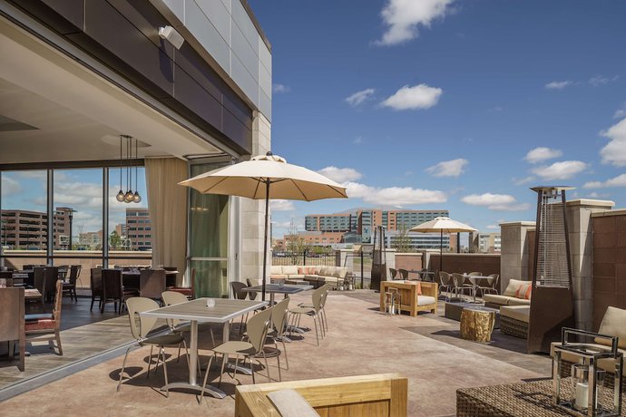 Imagen del bar/restaurante del Hotel Hyatt Regency Aurora-denver Conference Center. Foto 6