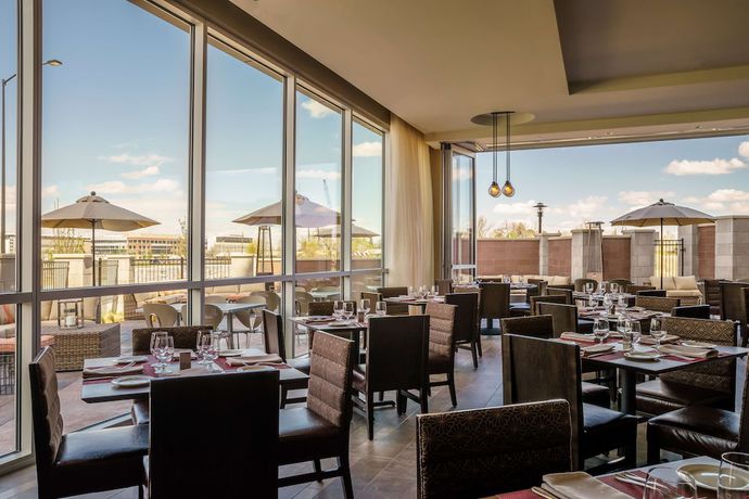 Imagen del bar/restaurante del Hotel Hyatt Regency Aurora-denver Conference Center. Foto 7