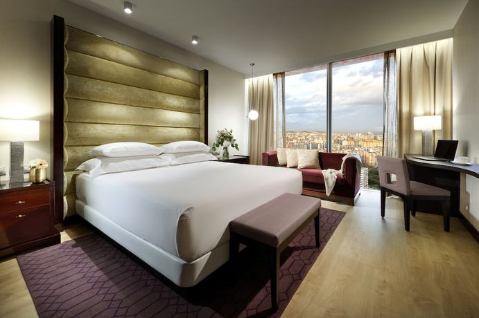 Imagen de la habitación del Hotel Hyatt Regency Barcelona Tower. Foto 6